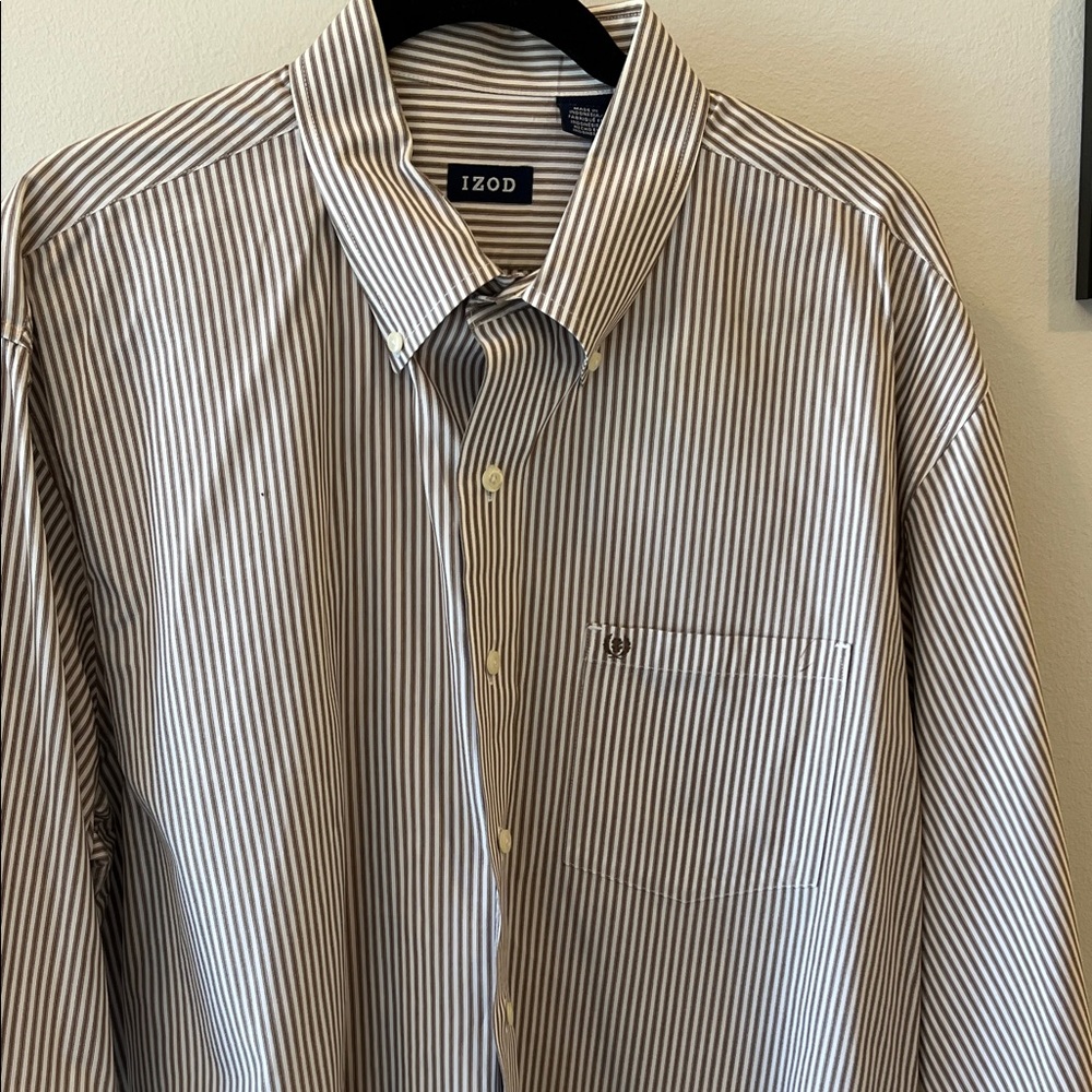 Izod Men's Black and White Striped Button Down Shirt